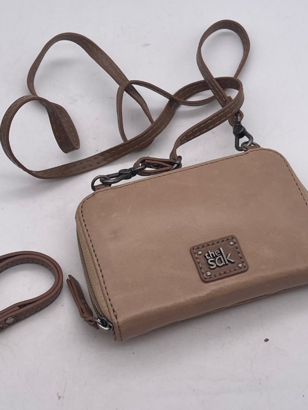 The Sak Light Brown Tan Leather Wallet Wristlet Clutch